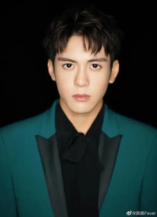 恭喜@曾舜晞joseph 继解锁潘婷,美宝莲纽约,巴黎欧莱雅男士,肌美精