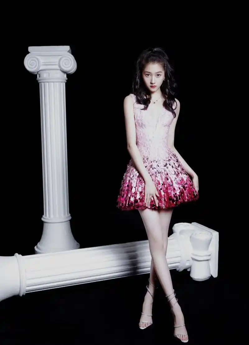 关晓彤  美腿玉足合集