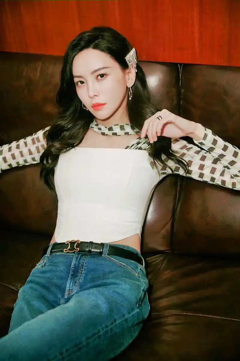 于文文你真的是美到没话说了,披 - 抖音