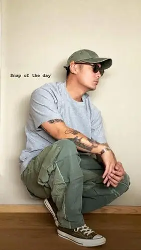 余文乐晒娃上瘾!但肯定有人更关心他脚上的球鞋