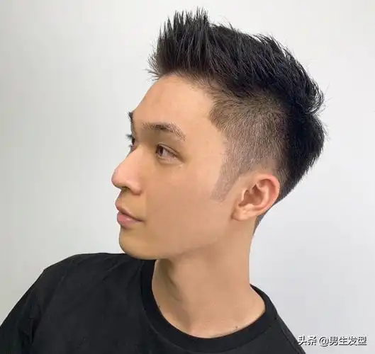 男生"酷帅"的发型长这样!推荐3款潮酷发型,简单帅气好打理