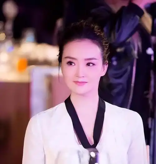 回顾自古塌鼻出美人这10位女星个个惊艳有人曾靠鼻子美出圈