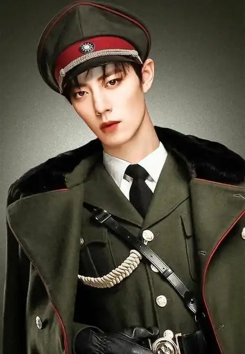 肖战战战和军装造型你爱了吗
