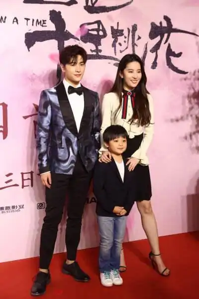 刘亦菲杨洋三生三世十里桃花壁纸