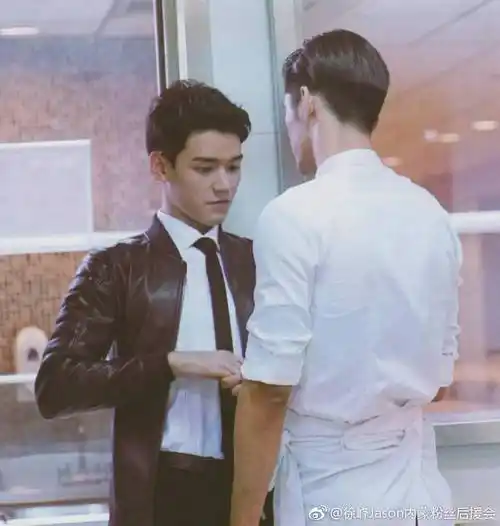 龚俊:演员 [盛势]中饰演夏耀 模特 徐峰:演员 [盛势]中饰演袁纵 模特