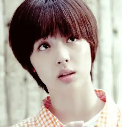 崔雪莉短发造型图片 示范女生短发如何扎好看