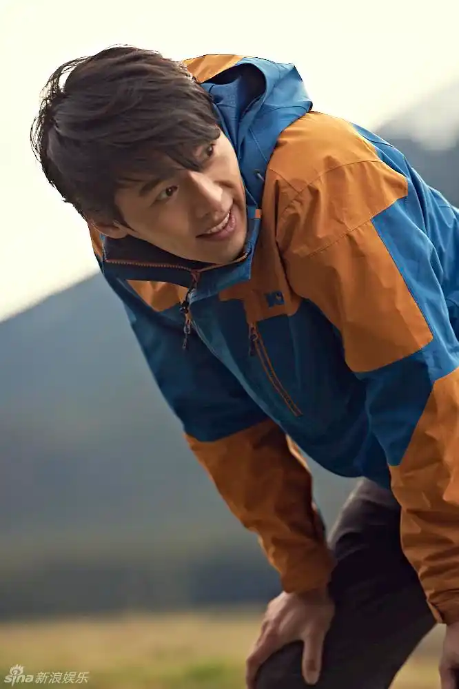 高清组图:玄彬新西兰拍广告展运动型男魅力_高清图集_新浪网