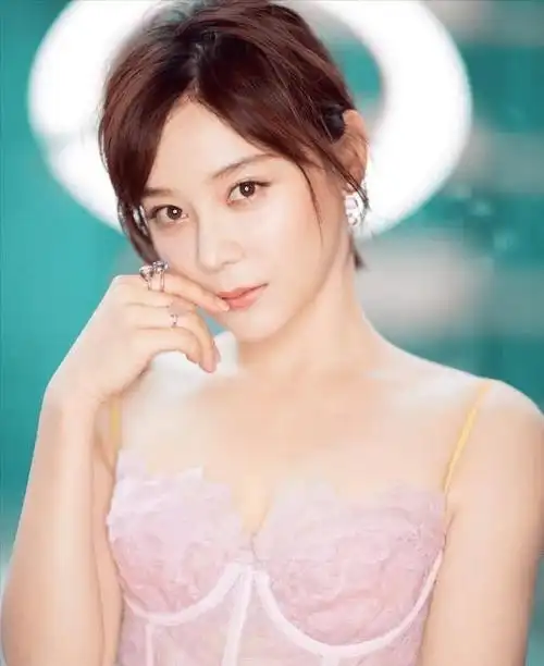 原创36岁袁姗姗身材管理秘诀大揭秘饱满曲线如何炼成美貌背后有何法宝