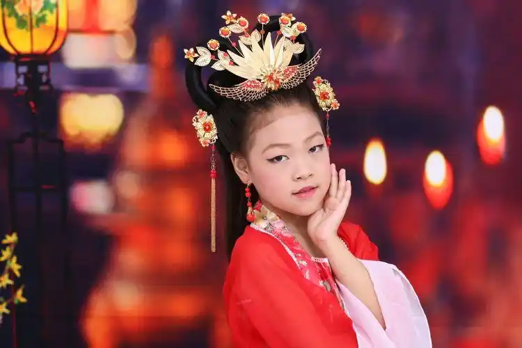 【古装】——饰演--小童星@贺梓萌