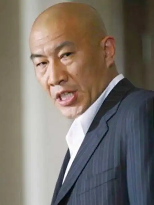 快被遗忘的男演员,为照顾母亲隐姓埋名,60岁苦尽甘来终成名!