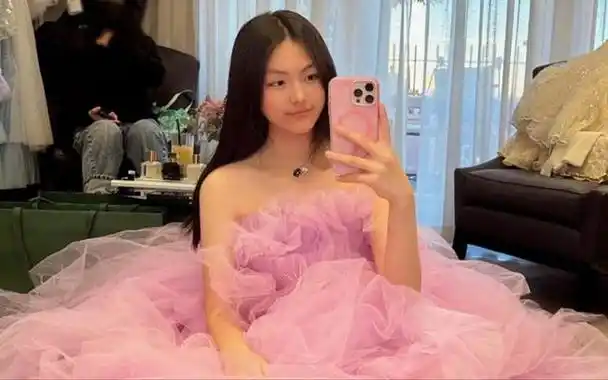 她低调地展现了自己的奢侈,她就是生活在幸福天花板上的刘向蕙