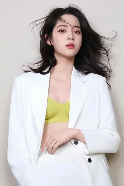 欧阳娜娜内衣代言