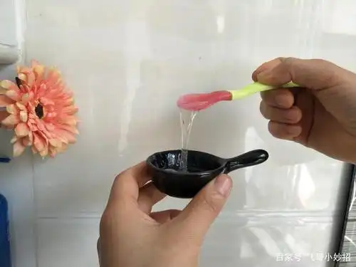 自制强力胶的方法,只要用到家里的"它",不要再浪费钱买胶水了