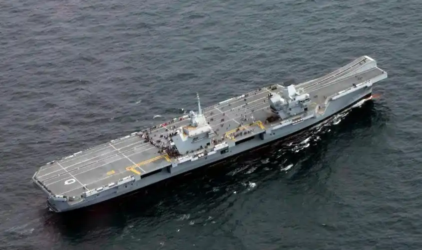 的想法: 近日多家英国媒体爆料称,正在维修中的"威尔士亲王"号航母