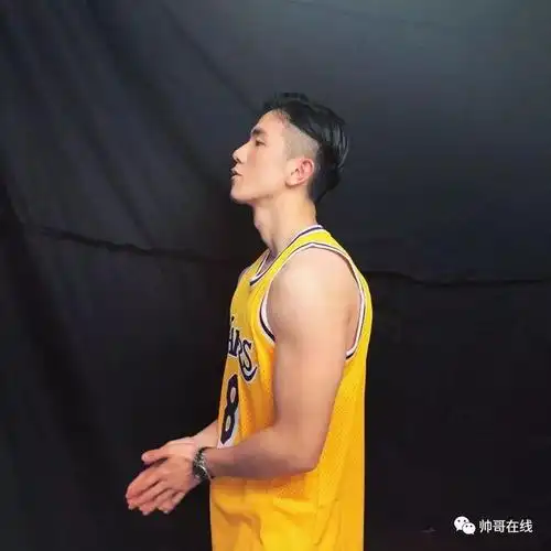 龚子棋李向哲两身腱子肉惹网友尖叫!