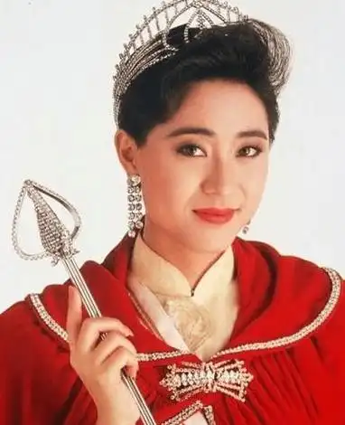 最美短发"港姐"陈法蓉:54岁至今单身未婚,唯有八旬老父陪伴_香港_观众