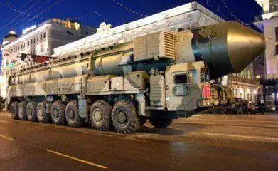 绰号为轻舟洲际弹道导弹, 其实并不轻, 起飞重量竟然达到了40吨