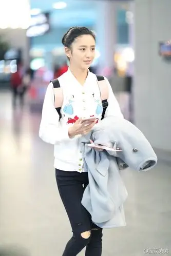 佟丽娅素颜街拍图片