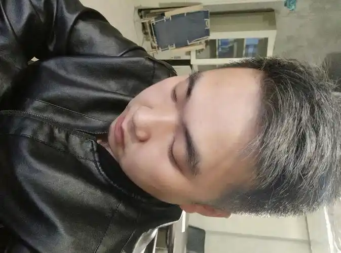 职场相亲角#白首不相离肯定能做到啦98就差愿得一人心了,这少白头