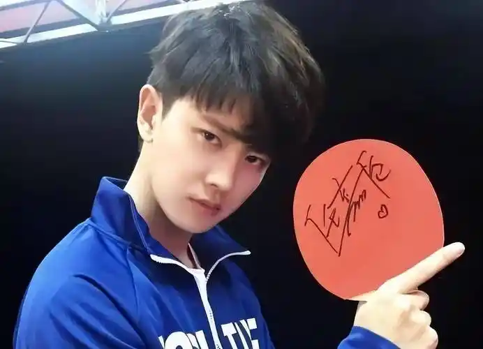 任嘉伦的妻子聂欢丈夫成名背后有艰辛,我在家做全职太太也幸福_因为