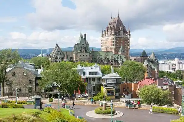 漫步加拿大:七日深度游,揭秘每个角落的绝妙交通与名胜古迹!