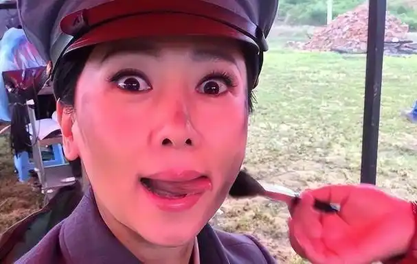 袒胸露乳穿旗袍打鬼子这些无下线的操作导演是认真的吗