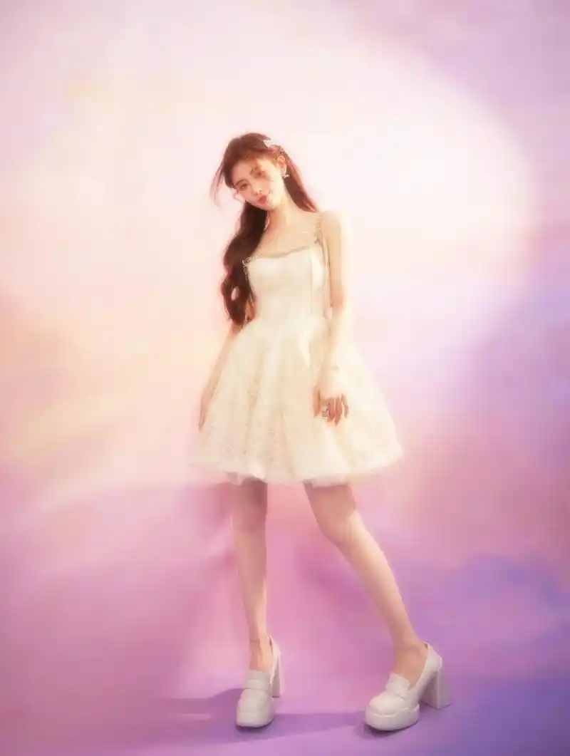 娱乐鞠婧祎仙女裙美腿  结尾