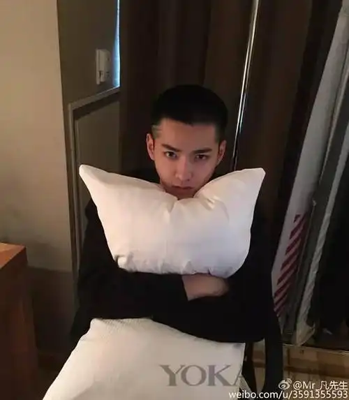 素颜男神吴亦凡其实有点瑕疵更有味