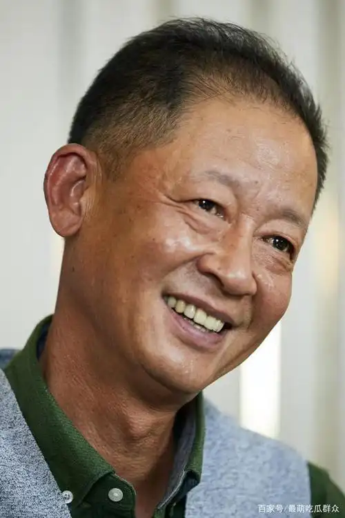 演员王志文拍戏照片遭泄露,显沧桑网友惊叹老的太快!