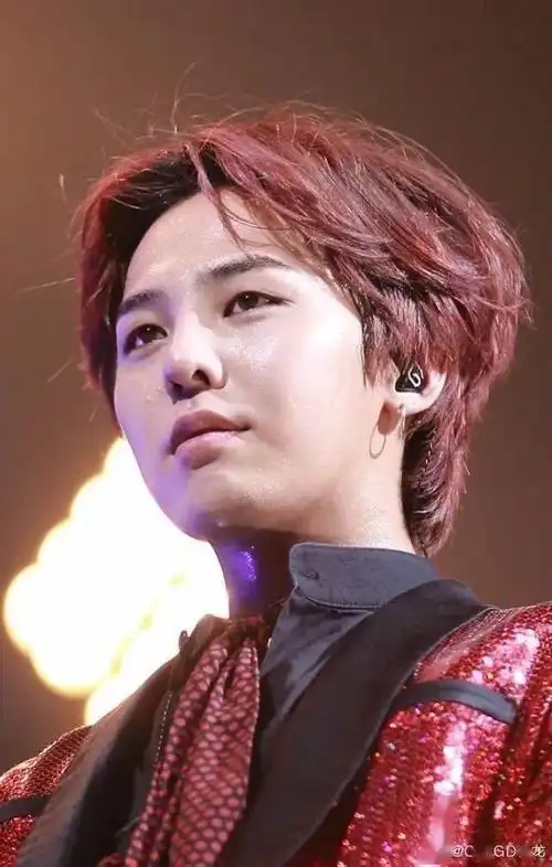 好可爱!近距离拍摄的权志龙