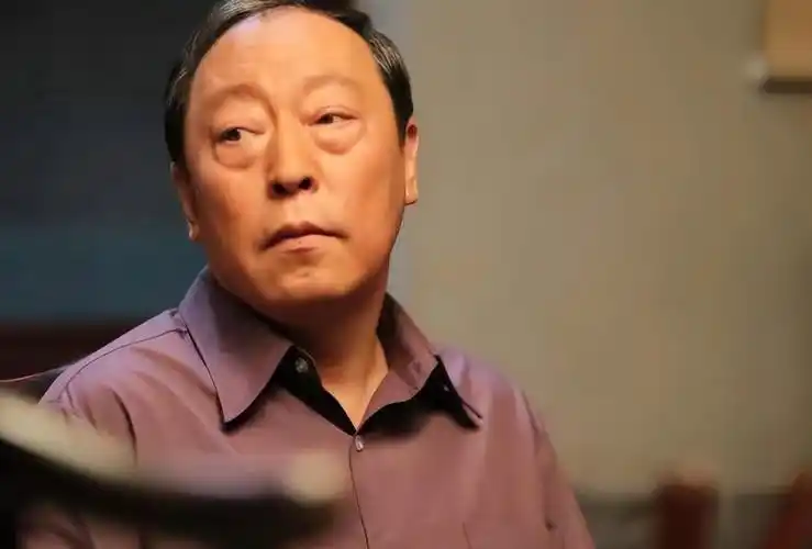 倪大红|演员倪大红:59岁才走红,面瘫式演技获观众缘,成功并非偶然