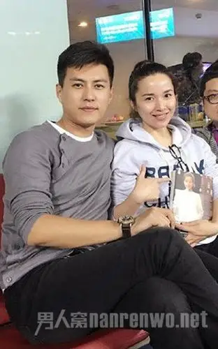 靳东坎坷情史曝光 靳东的第一任老婆江姗个人