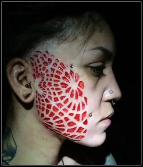 恐怖另类的割肉  肉雕纹身