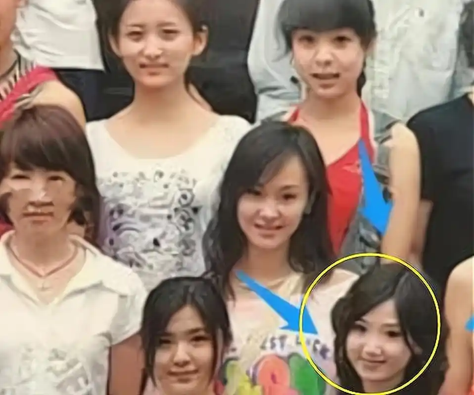 毛晓彤上学时是校花?看到青涩的毕业照,陈翔估计肠子都该悔青了