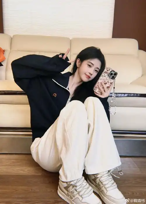 鞠婧祎双丸子头女高