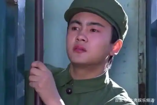 颜值不输杨洋沈腾和沙溢,年轻时的洪剑涛也是军艺校草