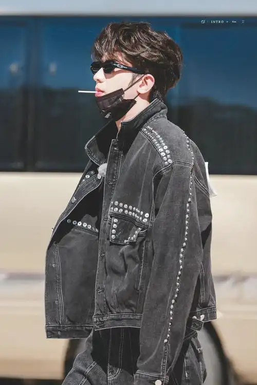 又帅又奶的蔡徐坤这一身真的又帅又酷