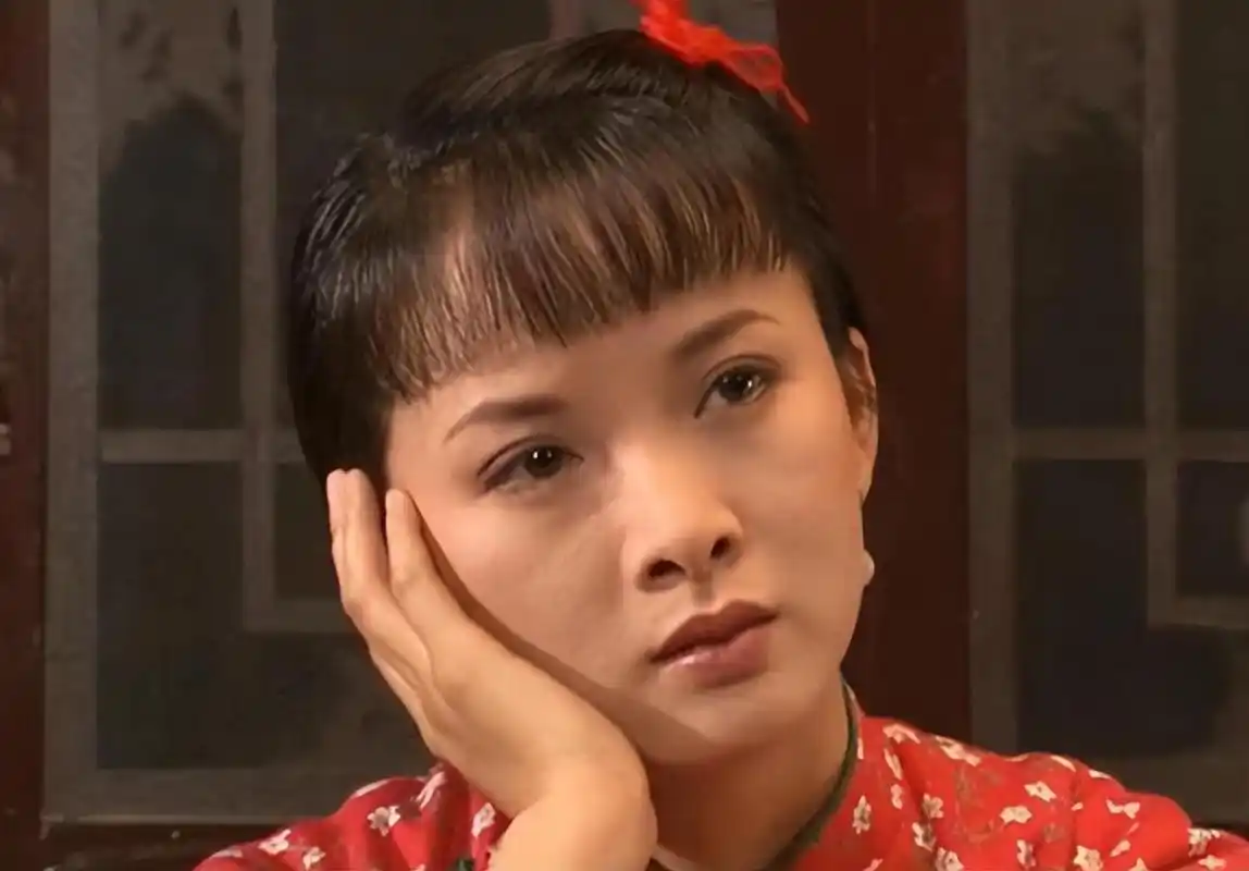 回顾影后谢兰与师小红丁克12年39岁才当妈如今过得怎样