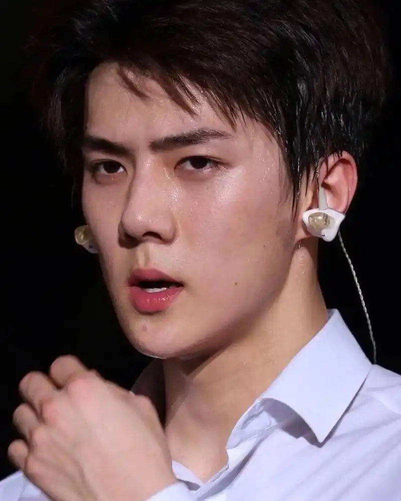 我好爱高清图#吴世勋  - 抖音