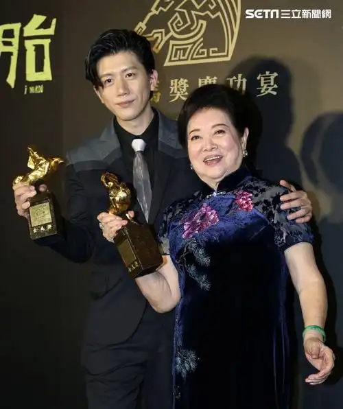 在2020年11月21日,节气小雪的前一夜,第57届金马奖颁奖典礼,淑芳阿嬷