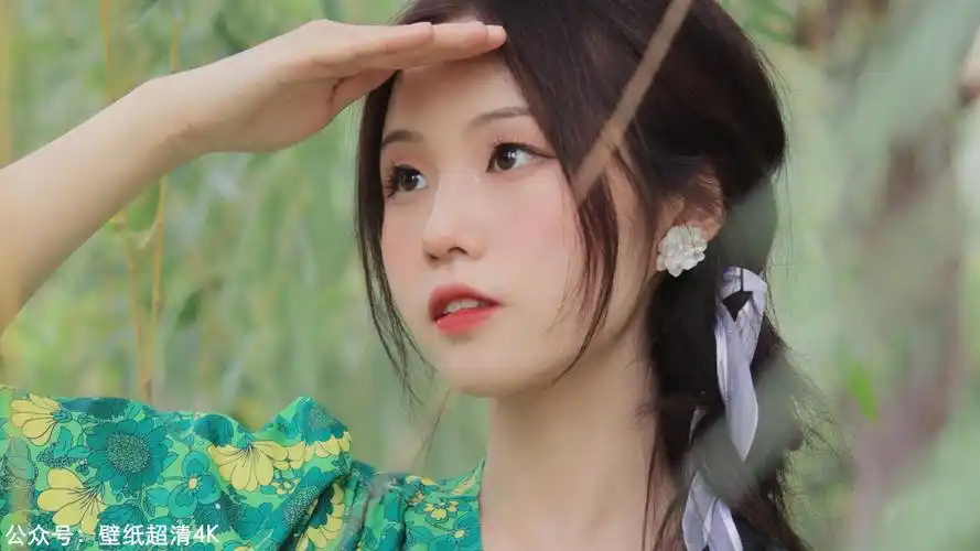 绝佳气质盐酷女孩超清ins冷淡风壁纸-美女壁纸 - 壁纸家