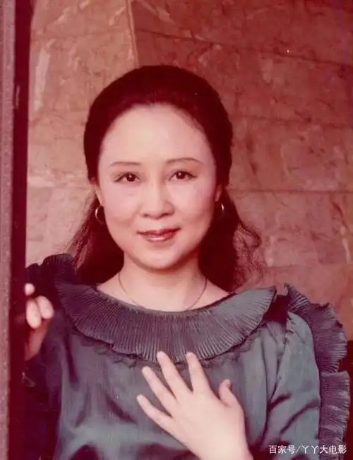 一代女作家琼瑶,金庸的远亲,徐志摩的表外甥女