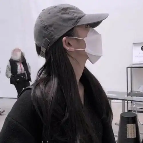 抖音最火个性头像女生女孩子要先环游世界再拥抱爱情