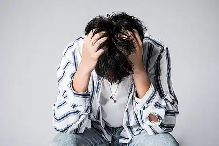 男性职场压力照片  |压力男性压力,焦躁照片  |压力大的男人照片