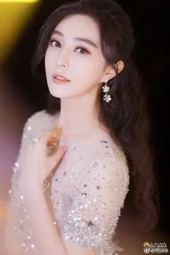 1月26日,范冰冰更新微博,晒出一组照片,称:"生活不止眼前的枸杞.