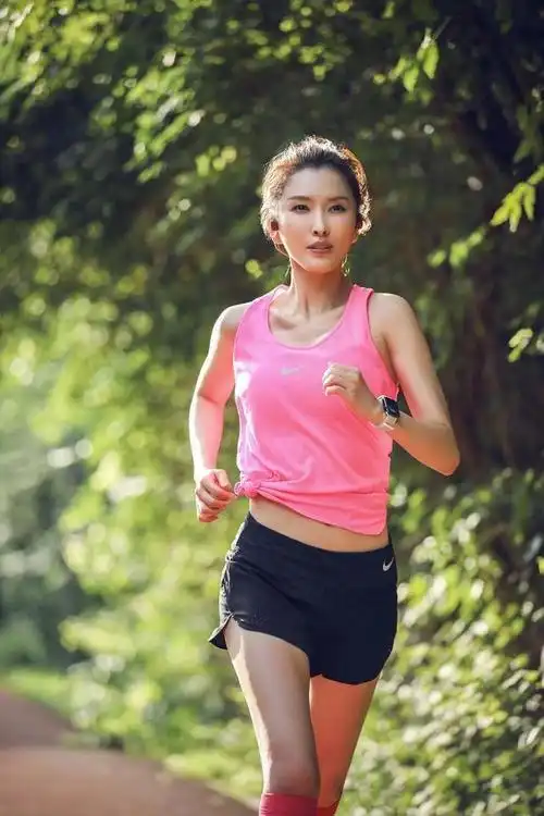 张钧甯将跑步视为自己的日常,从25岁开始到现在已经坚持了13年,参加过