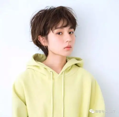 简单精致女生超短发各种风格展现出不同气质