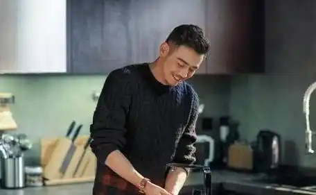 16岁北漂,因"小包总"走红,杨烁"三宗罪"改写了自己的结局