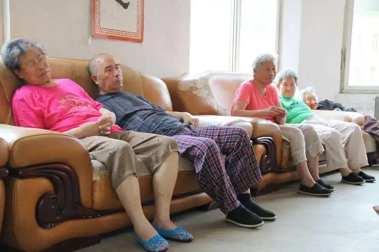 当你老了!〈大连甘井子吉祥养生养老院失能老人十余载生活记实〉