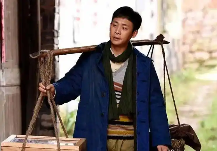 《鸡毛飞上天》,张译演绎的陈江河,给人不一样的视觉